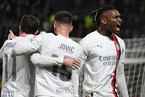 AC Milan lọt vào vòng 16 đội Europa League sau cuộc rượt đuổi tỷ số
