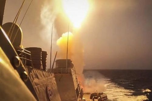 Tiết lộ số tiền hải quân Mỹ tiêu tốn để đánh chặn tên lửa và UAV của Houthi