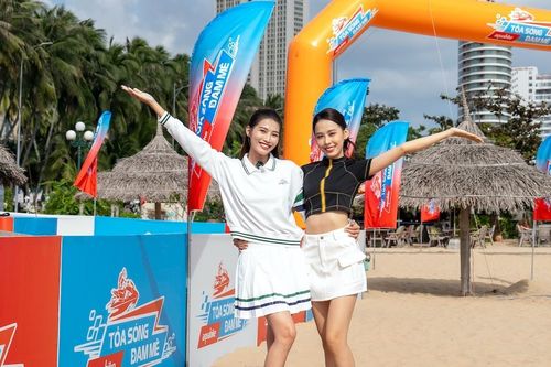 Á hậu Ngọc Hằng khám phá vẻ đẹp vịnh biển Quy Nhơn với mô tô nước