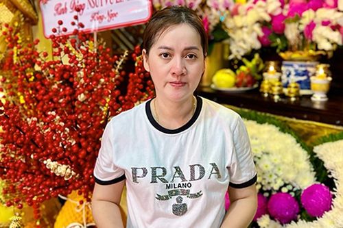 Giỗ đầu NSƯT Vũ Linh: Con gái xúc động, YouTuber túc trực, quây kín nhà