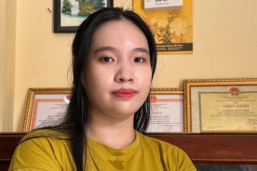 Cô gái Cần Thơ tốt nghiệp ngành Luật viết đơn tình nguyện nhập ngũ