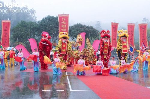 Long trọng khai mạc Lễ hội Đền Vua Mai năm 2024