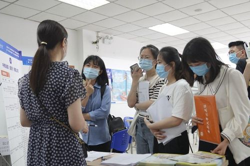 Giới trẻ Trung Quốc tìm cách cải thiện EQ để tăng lợi thế tìm việc