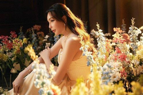 Hồ Quỳnh Hương tái xuất với MV 'Mùa hoa năm ấy'