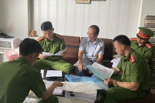 Bắt 2 đối tượng lừa đảo chiếm đoạt tiền đặt cọc mua đất