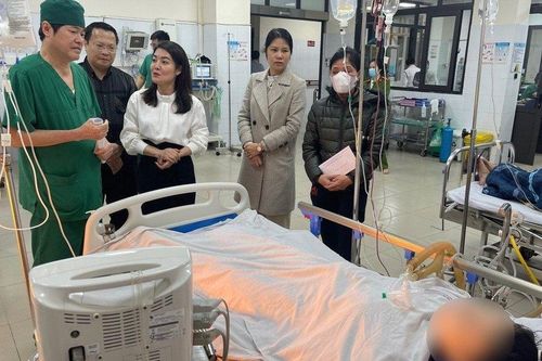 Quảng Ninh: Cứu sống học sinh bị ngã từ tầng 4