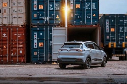 Hai mẫu xe VinFast cập bến Indonesia với ngoại thất mới lạ
