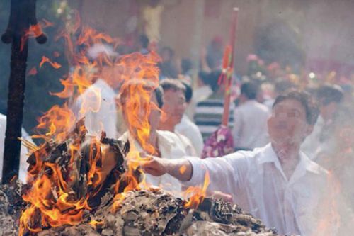 Công an cảnh báo cháy nổ tại các cơ sở văn hóa tâm linh