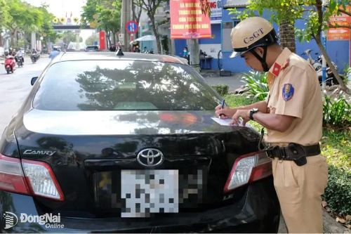 Mỗi ngày xử lý hơn 100 ô tô dừng, đậu sai quy định ở trung tâm Biên Hòa