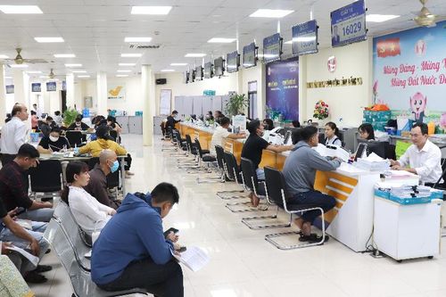 Thực hiện nghiêm kỷ cương hành chính, kỷ luật lao động