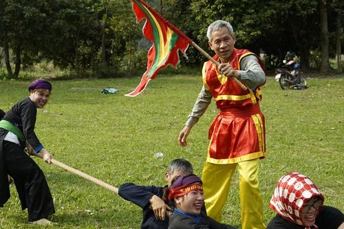 Giao lưu cộng đồng kéo co tại Trung Đô