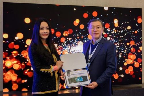 Samsung công bố người Việt Nam đầu tiên sở hữu TV MICRO LED trị giá 3,5 tỷ đồng