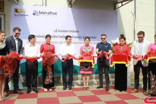 Đại sứ đặc mệnh toàn quyền Australia tại Việt Nam thăm và làm việc tại mỏ Niken bản Phúc