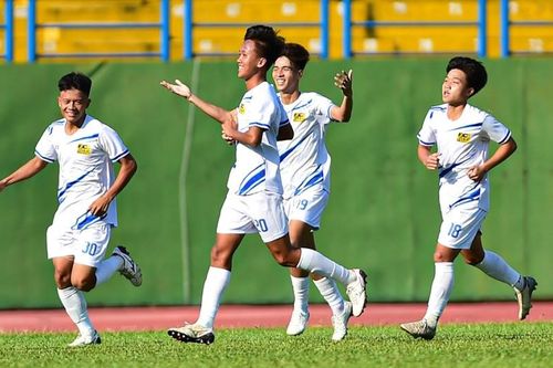 Thắng chủ nhà, U19 Huế sáng cửa vào tứ kết