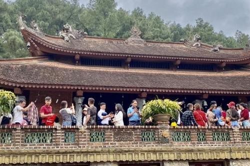 Tour du xuân, lễ hội hút khách sau Tết Nguyên đán
