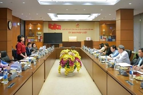 Thường trực Ủy ban Pháp luật làm việc với Bộ Tư pháp về dự án Luật Công chứng (sửa đổi)