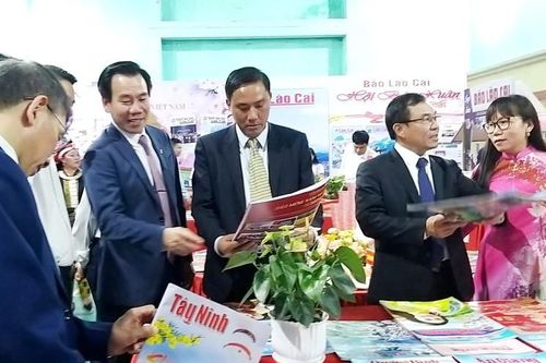 Khai mạc Hội báo Xuân nơi biên giới Lào Cai