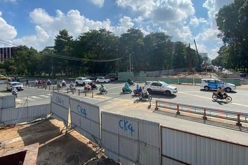 Khu vực sân bay Tân Sơn Nhất: Làm 2 cầu vượt tạm để giảm kẹt xe