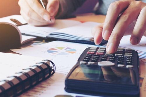 Nhiều người 'đi làm như đi chơi' nhưng cứ đòi thưởng Tết cao