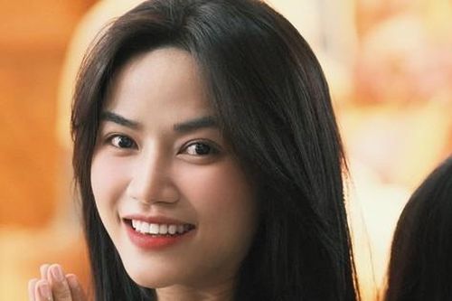 Nữ diễn viên duy nhất đóng chính trong cả phim truyền hình lẫn điện ảnh chiếu Tết