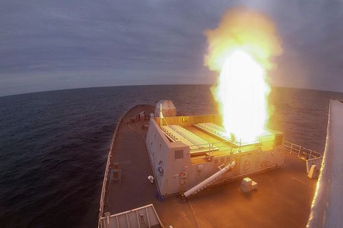 Mỹ tiêu tốn hơn 400 triệu USD để đánh chặn tên lửa giá rẻ của Houthi