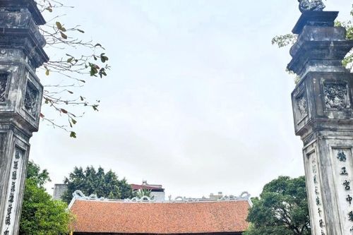 Dâng hương kỷ niệm ngày hóa của Đức Vương Ngô Quyền tại Hải Phòng