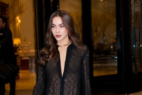 Váy xuyên thấu của 'bạn thân Gucci' tại Tuần lễ thời trang Milan