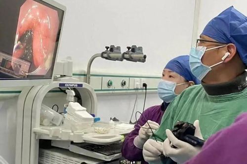 Bác sĩ Trung Quốc chữa bệnh bằng nước ngọt có ga