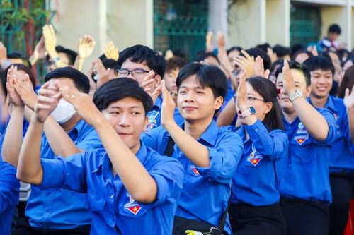Thanh niên Thành phố Hồ Chí Minh xung kích tình nguyện vì cộng đồng