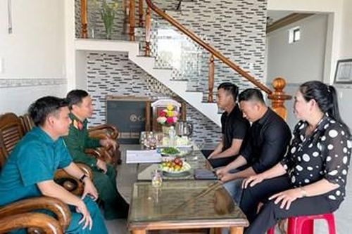 DIỄN ĐÀN LỜI HỨA VỚI HẬU PHƯƠNG: Hai cử nhân là anh em ruột tình nguyện nhập ngũ