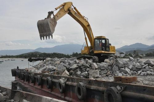 Thiếu nguồn cung đá xây dựng cảng Liên Chiểu