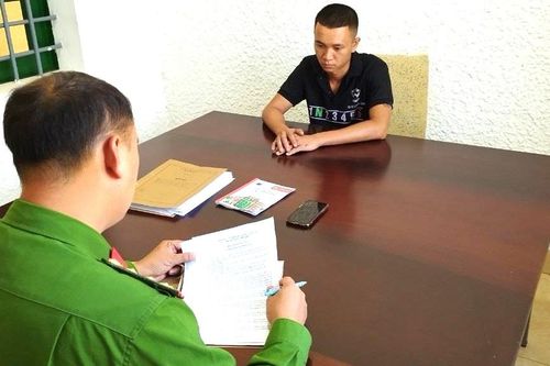 Tạm giữ khẩn cấp 1 thanh niên cho học sinh vay tiền với lãi suất đến 10.000%/năm