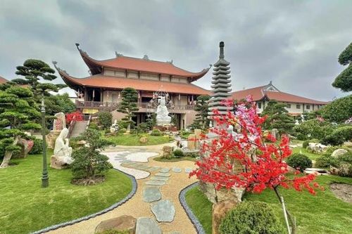 Du xuân chùa Diên Quang, ngôi cổ tự nổi tiếng linh thiêng ở Bắc Ninh