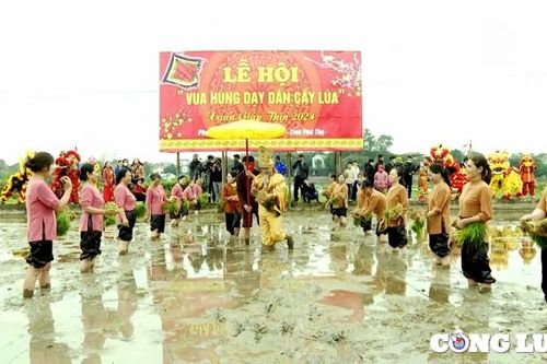 Phú Thọ: Tái hiện sống động nghi lễ Vua Hùng dạy dân cấy lúa