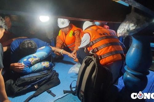 Cứu kịp thời ngư dân bị suy hô hấp nặng, nguy kịch trên biển