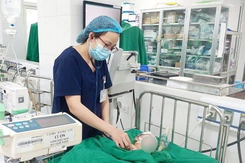 Dùng thuốc 'đẹn', nhiều trẻ ngộ độc nặng