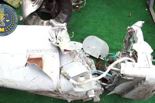Ukraine 'mổ xẻ' mảnh vỡ tên lửa Kh-69 của Nga