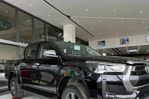 Rộ tin Toyota Hilux 2024 sắp bán tại Việt Nam