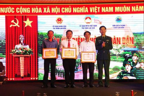 Sơ kết 5 năm thực hiện 'Ngày Biên phòng toàn dân' trên địa bàn biên giới thị trấn Lao Bảo