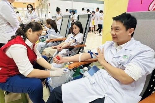 Những giọt hồng đánh thức sự sống