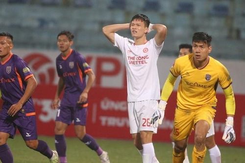 HLV Hữu Thắng: '5 trận không thắng khiến cầu thủ Thể Công Viettel gặp áp lực'