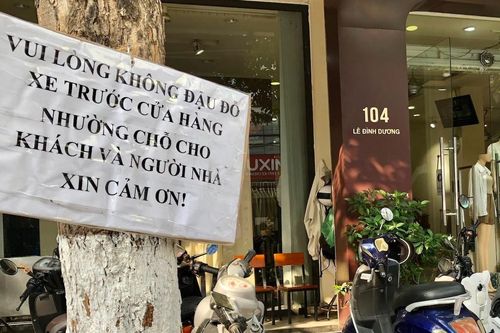 Muôn kiểu giành lòng đường, cấm ô tô dừng đỗ ở Đà Nẵng