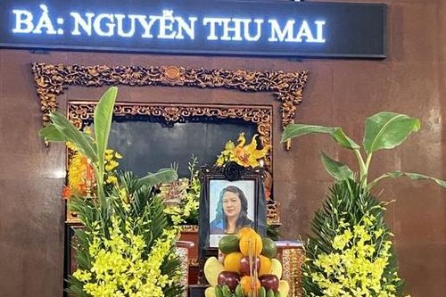 Người thân nức nở tại lễ tang Á hậu Thu Mai