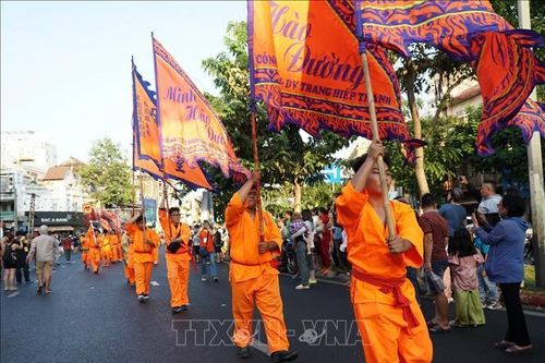 Rộn ràng Lễ hội Tết Nguyên tiêu Xuân Giáp Thìn