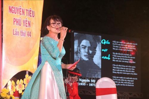 Đêm thơ Nguyên tiêu dưới chân Tháp Nhạn