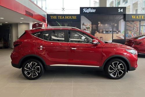 'Kẻ thách thức' Toyota Corolla Cross giảm giá mạnh tại Việt Nam