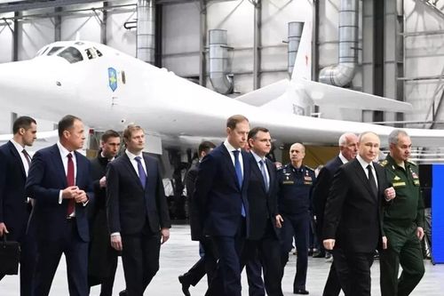 Khám phá máy bay ném bom chiến lược Tu-160M 'Thiên nga trắng' kiểu mới do Nga tự sản xuất