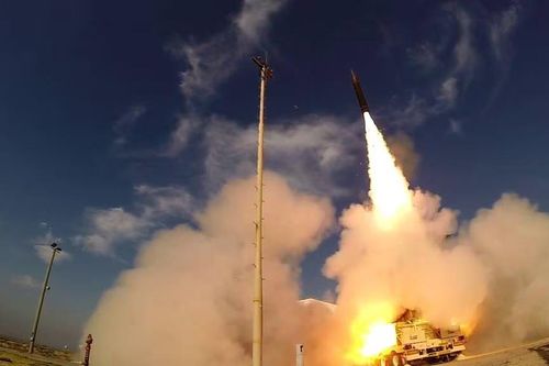 Israel đánh chặn thành công một tên lửa đạn đạo bằng tên lửa đánh chặn Arrow-3