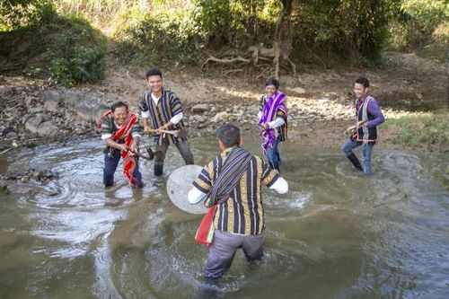 Rộn rã lễ hội cúng bến nước Buôn Đung