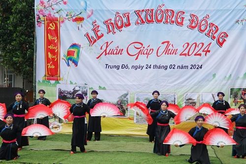 Rộn ràng Lễ hội xuống đồng Trung Đô
